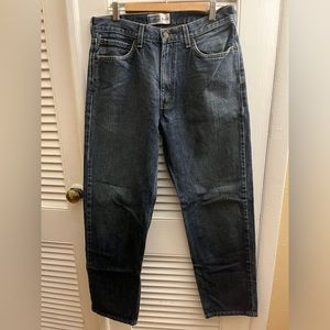 Levi’s signature men’s relaxed denim jeans. Size 32/32 excellent condition